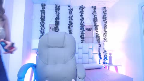 Mila  online show from December 2024 08:36:01 PM