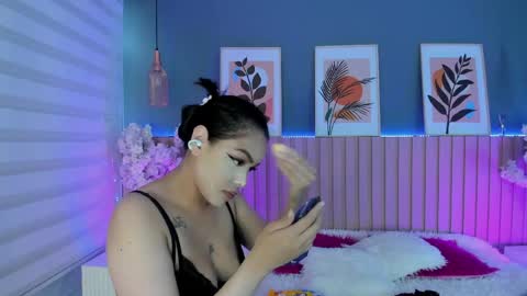 mila_hank online show from May 2026 12:10:01 PM