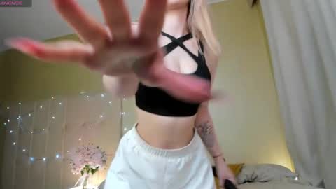 Snapshot of mila_kinor chatting on February 2025 07:20:01 AM mila_kinor online show from February 2025 07:20:01 AM