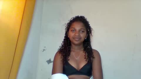 mila_lunah online show from May 2026 04:18:01 AM