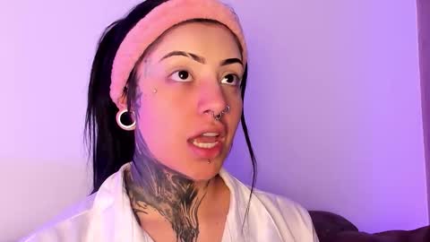     online show from October 2025 03:20:01 AM