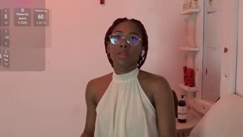 Snapshot of mila_n_max chatting on November 2025 12:09:02 PM Mila Max online show from November 2025 12:09:02 PM