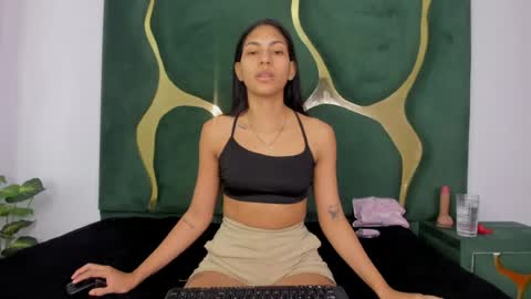 Snapshot of mila_petiteasm chatting on June 2026 12:30:01 PM mila_petiteasm online show from June 2026 12:30:01 PM