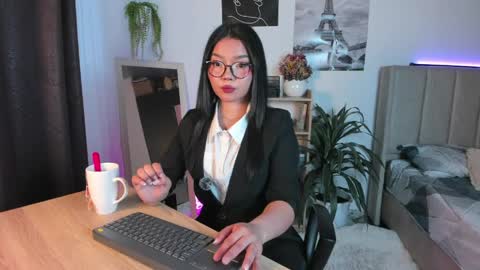 Mila online show from May 2026 10:54:01 AM