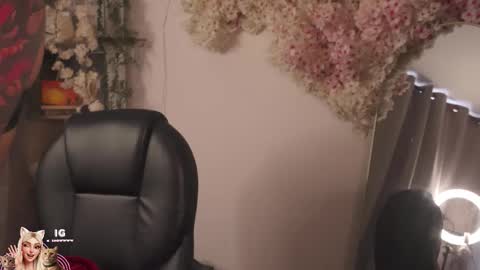 Snapshot of mila_snoow chatting on November 2025 11:56:02 AM M I L A online show from November 2025 11:56:02 AM