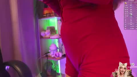 Snapshot of mila_snoow chatting on November 2025 11:53:02 AM M I L A online show from November 2025 11:53:02 AM