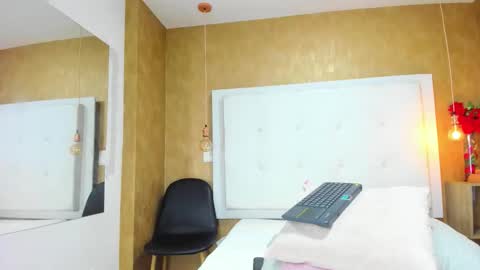 Snapshot of milaa_petite chatting on October 2025 10:21:01 PM online show from October 2025 10:21:01 PM