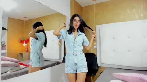          online show from November 2025 10:34:02 PM