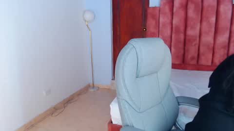 Snapshot of milaa_star chatting on October 2025 04:10:02 AM milaa_star online show from October 2025 04:10:02 AM