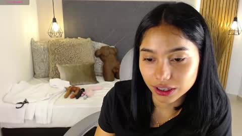 milaa_star online show from May 2026 03:57:02 AM