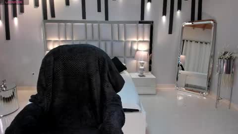 Mila online show from April 2026 03:00:02 AM