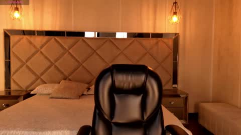 Mila online show from May 2026 03:04:02 AM