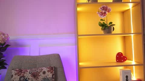 milacrave online show from March 2026 11:39:02 AM