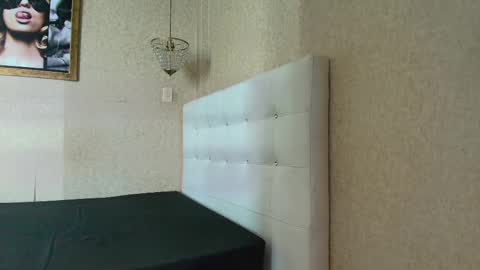 miladiosa online show from October 2025 11:56:02 AM