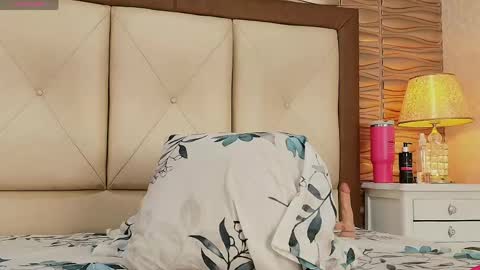 miladiosa online show from May 2026 01:38:01 PM