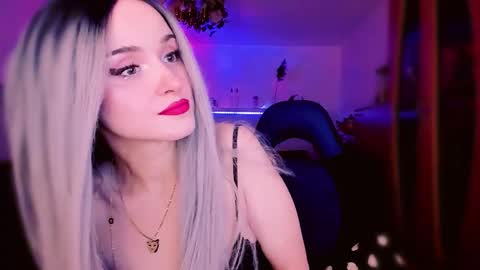 Snapshot of miladyjolie chatting on February 2026 05:02:01 PM MiladyJolie online show from February 2026 05:02:01 PM