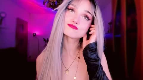 Snapshot of miladyjolie chatting on March 2026 03:30:01 AM MiladyJolie online show from March 2026 03:30:01 AM