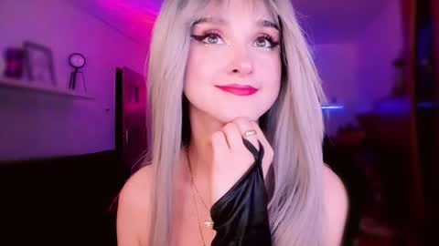 Snapshot of miladyjolie chatting on March 2026 03:56:01 AM MiladyJolie online show from March 2026 03:56:01 AM