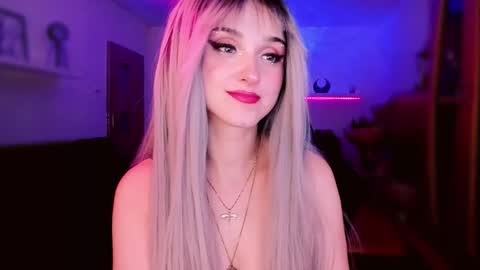 Snapshot of miladyjolie chatting on March 2026 12:10:01 AM MiladyJolie online show from March 2026 12:10:01 AM