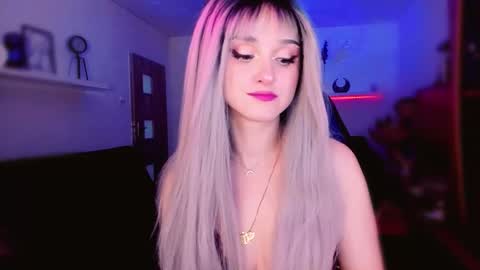 MiladyJolie online show from May 2026 07:24:02 AM
