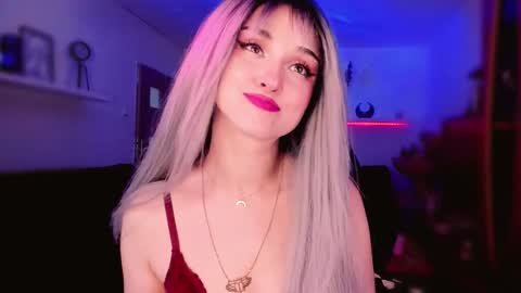 MiladyJolie online show from May 2026 12:33:02 PM