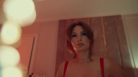Snapshot of miladystarlight chatting on September 2025 10:20:01 PM online show from September 2025 10:20:01 PM