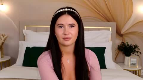 milaleoneli online show from June 2026 04:27:02 PM
