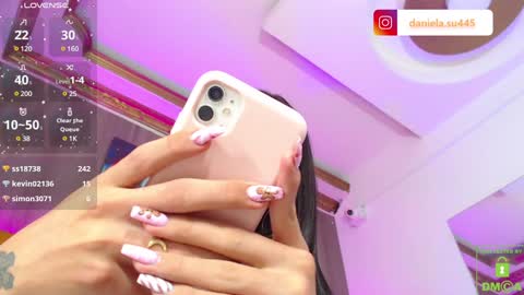 Snapshot of milan_delrey chatting on December 2024 11:57:01 PM Sweet Milan online show from December 2024 11:57:01 PM