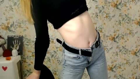 Milana online show from November 2025 09:42:02 AM