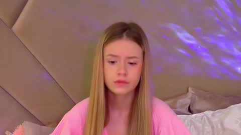 Snapshot of milanabalmain chatting on September 2025 04:28:01 AM MilanaBalmain online show from September 2025 04:28:01 AM