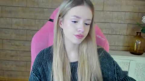 Snapshot of milanabalmain chatting on October 2025 04:21:01 AM MilanaBalmain online show from October 2025 04:21:01 AM