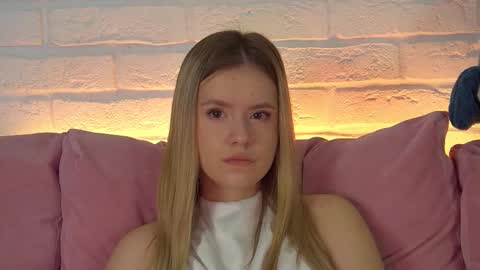 Snapshot of milanabalmain chatting on October 2025 04:35:01 AM MilanaBalmain online show from October 2025 04:35:01 AM