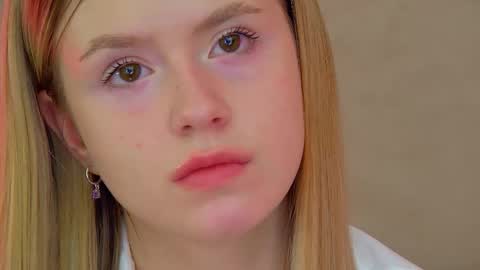 Snapshot of milanabalmain chatting on October 2025 04:07:02 PM MilanaBalmain online show from October 2025 04:07:02 PM