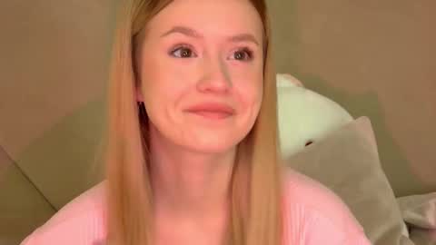 Snapshot of milanabalmain chatting on October 2025 04:35:02 AM MilanaBalmain online show from October 2025 04:35:02 AM