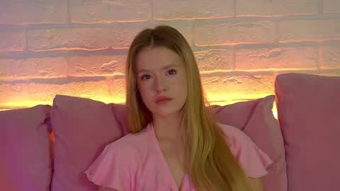 Snapshot of milanabalmain chatting on November 2025 04:33:02 AM MilanaBalmain online show from November 2025 04:33:02 AM