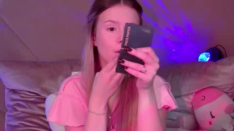 Snapshot of milanabalmain chatting on November 2025 04:23:02 AM MilanaBalmain online show from November 2025 04:23:02 AM