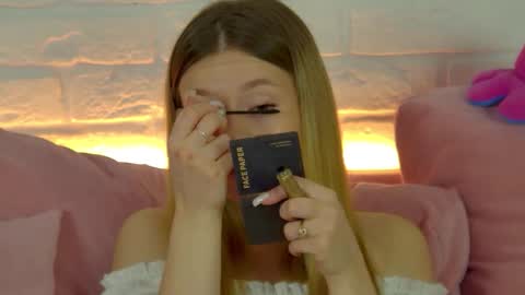 Snapshot of milanabalmain chatting on December 2025 05:02:02 AM MilanaBalmain online show from December 2025 05:02:02 AM