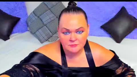 Lana online show from November 2025 12:50:02 PM