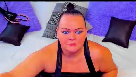 Lana online show from November 2025 10:37:01 AM