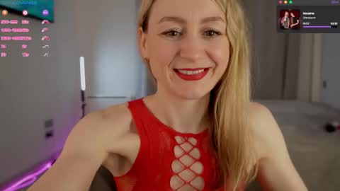 Snapshot of milanacamgirl chatting on December 2025 12:52:02 AM Milana online show from December 2025 12:52:02 AM