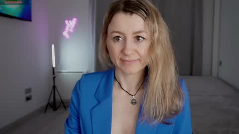 Snapshot of milanacamgirl chatting on March 2026 05:23:01 AM Milana online show from March 2026 05:23:01 AM