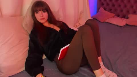 Snapshot of milanahottss chatting on May 2026 06:53:01 AM Milana online show from May 2026 06:53:01 AM