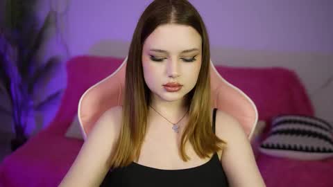 milanamoons online show from September 2025 11:03:01 AM