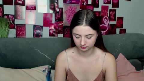 milanaroz online show from October 2025 04:59:02 AM