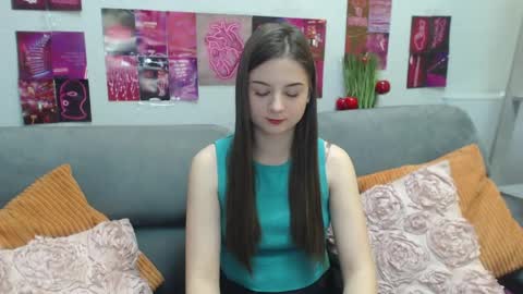 Snapshot of milanaroz chatting on April 2026 04:52:02 AM milanaroz online show from April 2026 04:52:02 AM