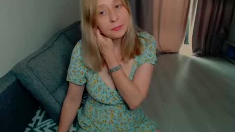 Milena online show from June 2026 06:35:01 AM