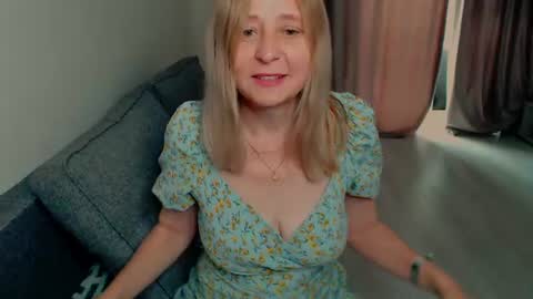 Milena online show from June 2026 07:01:02 AM