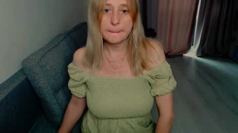 Milena online show from June 2026 07:50:02 AM