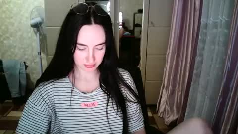 Snapshot of milanaxangel chatting on February 2025 08:45:01 PM MilanaXAngel online show from February 2025 08:45:01 PM