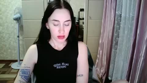 Snapshot of milanaxangel chatting on February 2025 05:07:02 PM MilanaXAngel online show from February 2025 05:07:02 PM